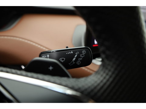Škoda Enyaq iV 60 | RIJKLAAR!! | Warmtepomp | Adapt. Cruise | Trekhaak | Stoel- Stuurverw. | Memory | Keyless