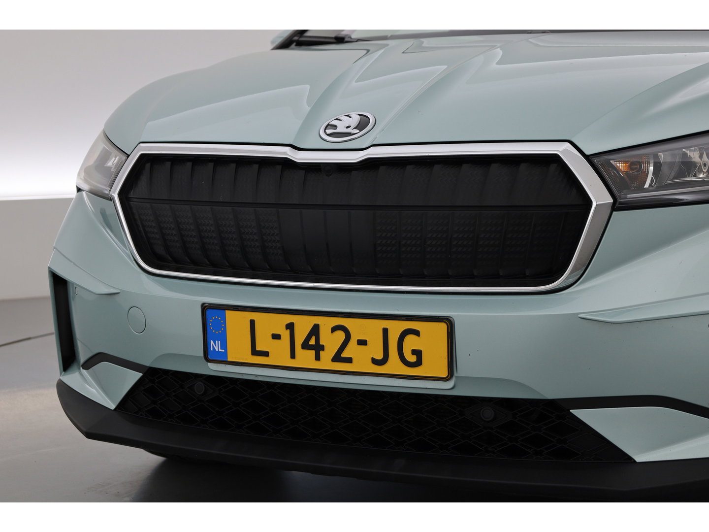Škoda Enyaq iV 60 | RIJKLAAR!! | Warmtepomp | Adapt. Cruise | Trekhaak | Stoel- Stuurverw. | Memory | Keyless