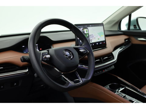 Škoda Enyaq iV 60 | RIJKLAAR!! | Warmtepomp | Adapt. Cruise | Trekhaak | Stoel- Stuurverw. | Memory | Keyless