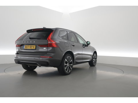 Volvo XC60 2.0 T6 Plug-in hybrid AWD Plus Dark | RIJKLAAR!! | Pano | Leder | Trekhaak | Adapt. Cruise | Stoel- Stuurverw. | 360cam | Memory | Harman Kardon