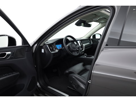 Volvo XC60 2.0 T6 Plug-in hybrid AWD Plus Dark | RIJKLAAR!! | Pano | Leder | Trekhaak | Adapt. Cruise | Stoel- Stuurverw. | 360cam | Memory | Harman Kardon