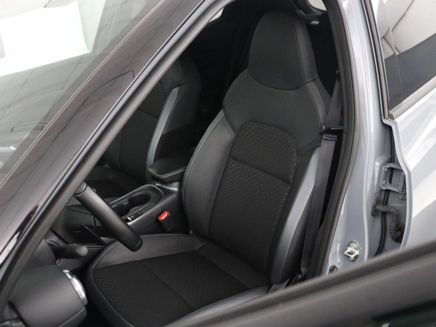 Nissan Juke 1.0 DIG-T N-Design | Half leder | Carplay | Cruise control | Park assist | Camera | Climate control | Keyless | Lichtmetaal 19" |