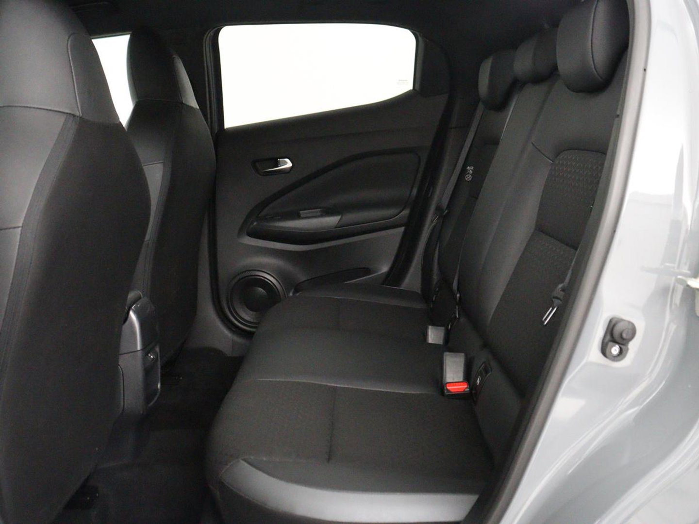Nissan Juke 1.0 DIG-T N-Design | Half leder | Carplay | Cruise control | Park assist | Camera | Climate control | Keyless | Lichtmetaal 19" |