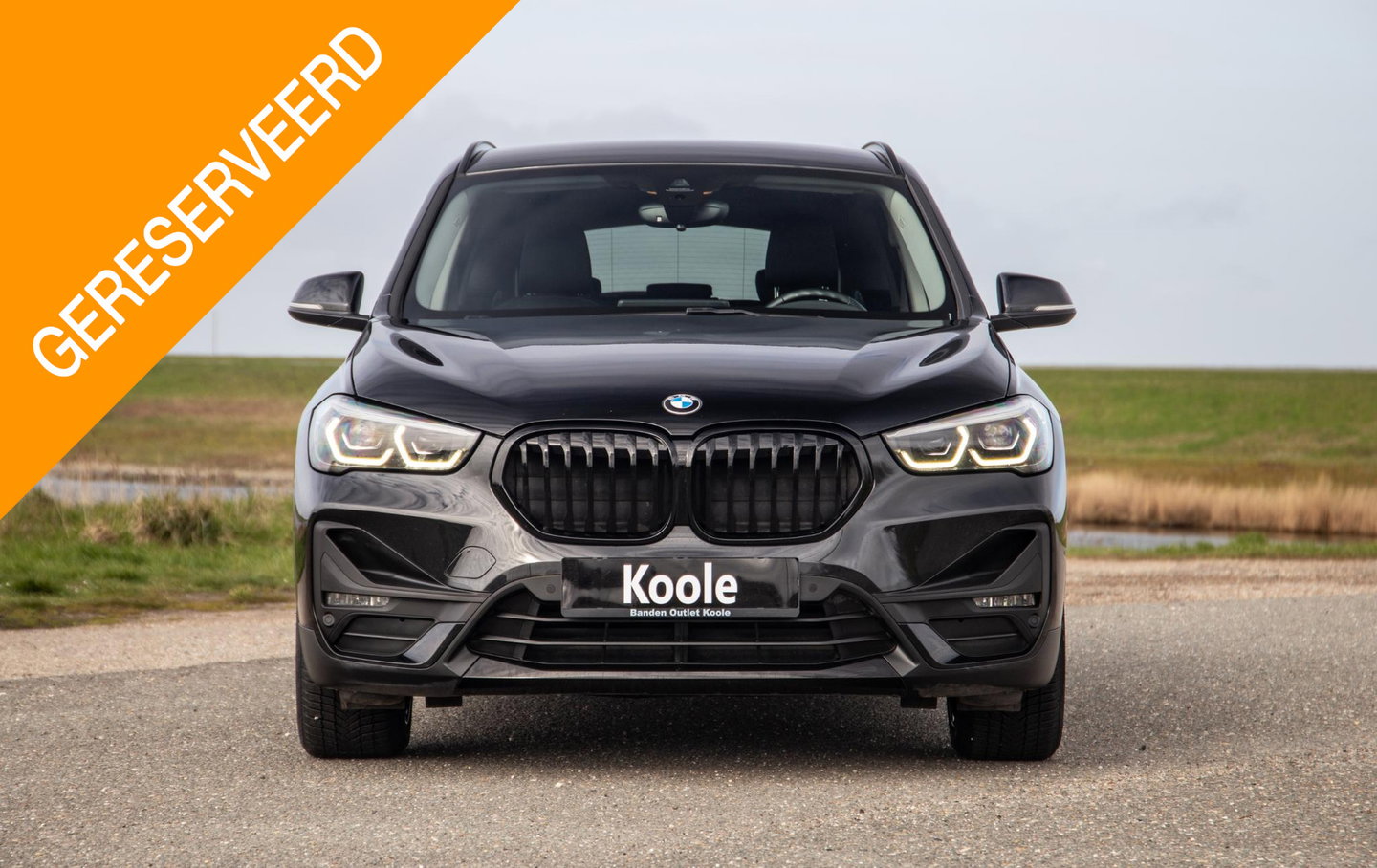 BMW X1 xDrive25e Executive BLACK LINE / CAMERA / CARPLAY / HEAD UP DISPLAY / LEDER / LED / CRUISE CONTROLE / STOELVERWARMING