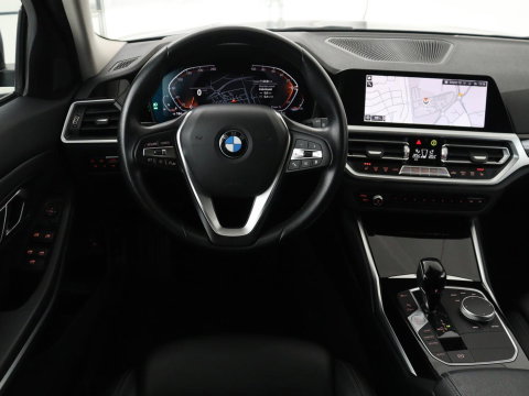 BMW 3 Serie Touring 318i Business Edition Plus | Leder | Stoelverwarming | Carplay | Virtueel dashboard | Cruise control | Climate control | Park assist | Full LED |