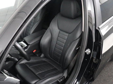 BMW 3 Serie Touring 318i Business Edition Plus | Leder | Stoelverwarming | Carplay | Virtueel dashboard | Cruise control | Climate control | Park assist | Full LED |