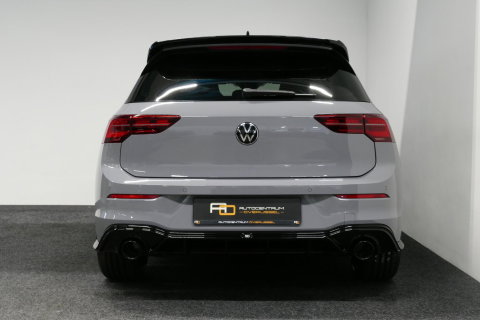 Volkswagen Golf 1.4 GTE / GTI Look Diffuser / GTI look Spoiler / Maxton Design Bodykit / Matrix LED / Apple Carplay - Android Auto / Stoelverwarming / Ambienteverlichting / Moonstone Grey / 19'' LMV / Achteruitrijcamera / Sport-Chassis / Rode zadels / DCC / Mistverlichti