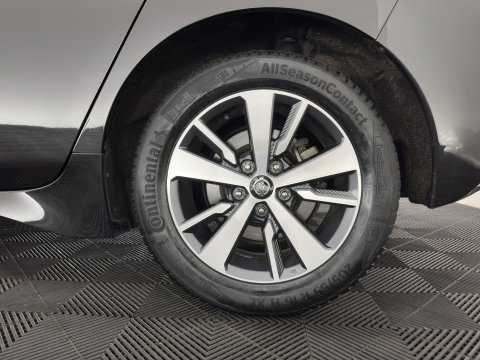 Nissan Leaf Acenta 40 kWh Aut. *HEATPUMP | ADAPTIVE-CRUISE | KEYLESS | TOPVIEW | NAVI-FULLMAP | BLINDSPOT | DAB+ | HEATED-COMFORTSEATS | DIGI-COCKPIT | PRIVACYGLASS | 16"ALU*