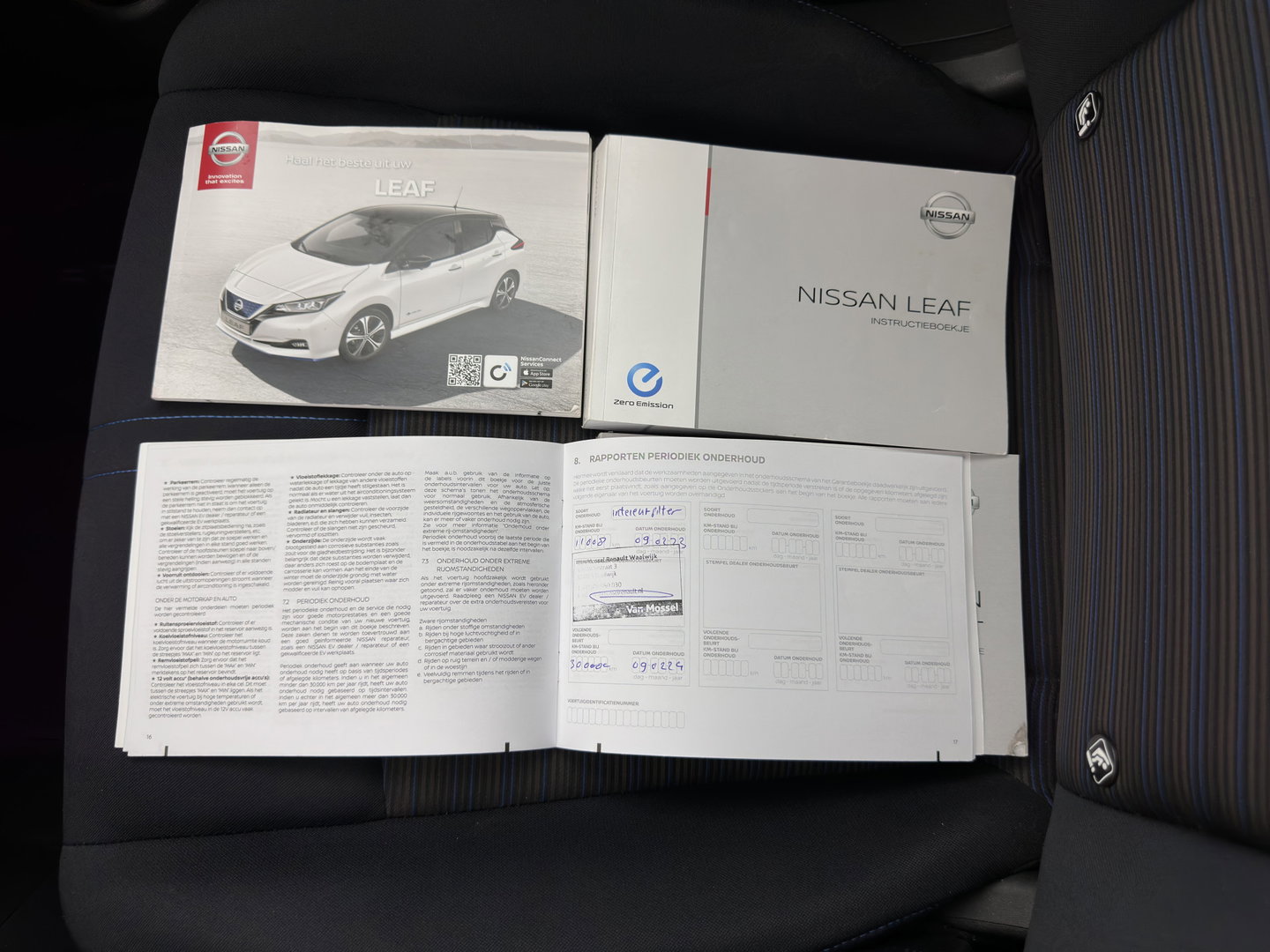Nissan Leaf Acenta 40 kWh Aut. *HEATPUMP | ADAPTIVE-CRUISE | KEYLESS | TOPVIEW | NAVI-FULLMAP | BLINDSPOT | DAB+ | HEATED-COMFORTSEATS | DIGI-COCKPIT | PRIVACYGLASS | 16"ALU*