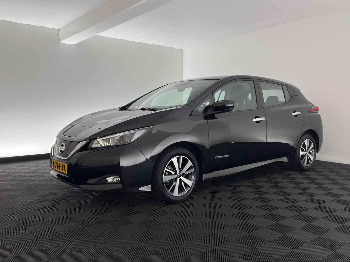 Nissan Leaf Acenta 40 kWh Aut. *HEATPUMP | ADAPTIVE-CRUISE | KEYLESS | TOPVIEW | NAVI-FULLMAP | BLINDSPOT | DAB+ | HEATED-COMFORTSEATS | DIGI-COCKPIT | PRIVACYGLASS | 16"ALU*