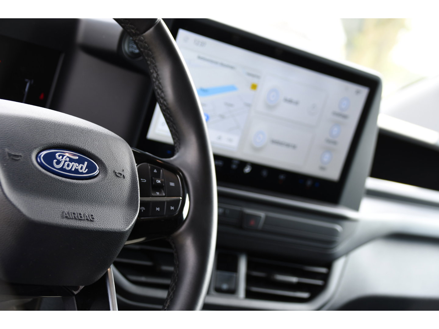 Ford Transit Custom 300 2.0 TDCI L1H1 AWD PB Edition Camera, Adaptieve Cruise, Carplay, 4x4, Virtual, 136pk, Automaat, LED, Multimedia, Sensoren, Uniek!