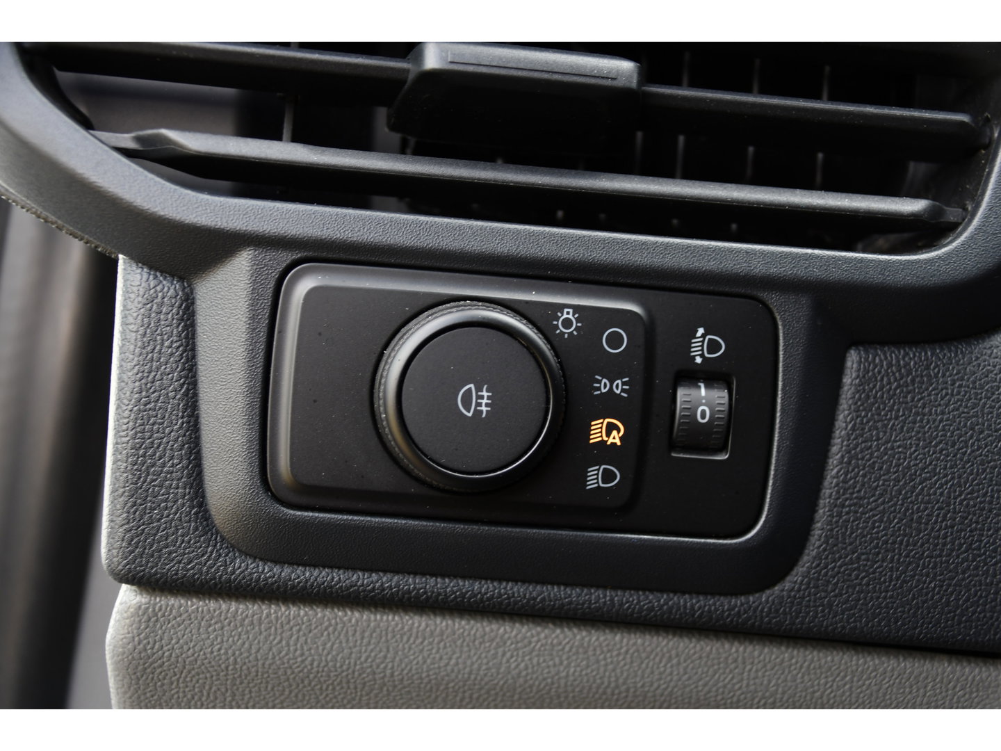 Ford Transit Custom 300 2.0 TDCI L1H1 AWD PB Edition Camera, Adaptieve Cruise, Carplay, 4x4, Virtual, 136pk, Automaat, LED, Multimedia, Sensoren, Uniek!