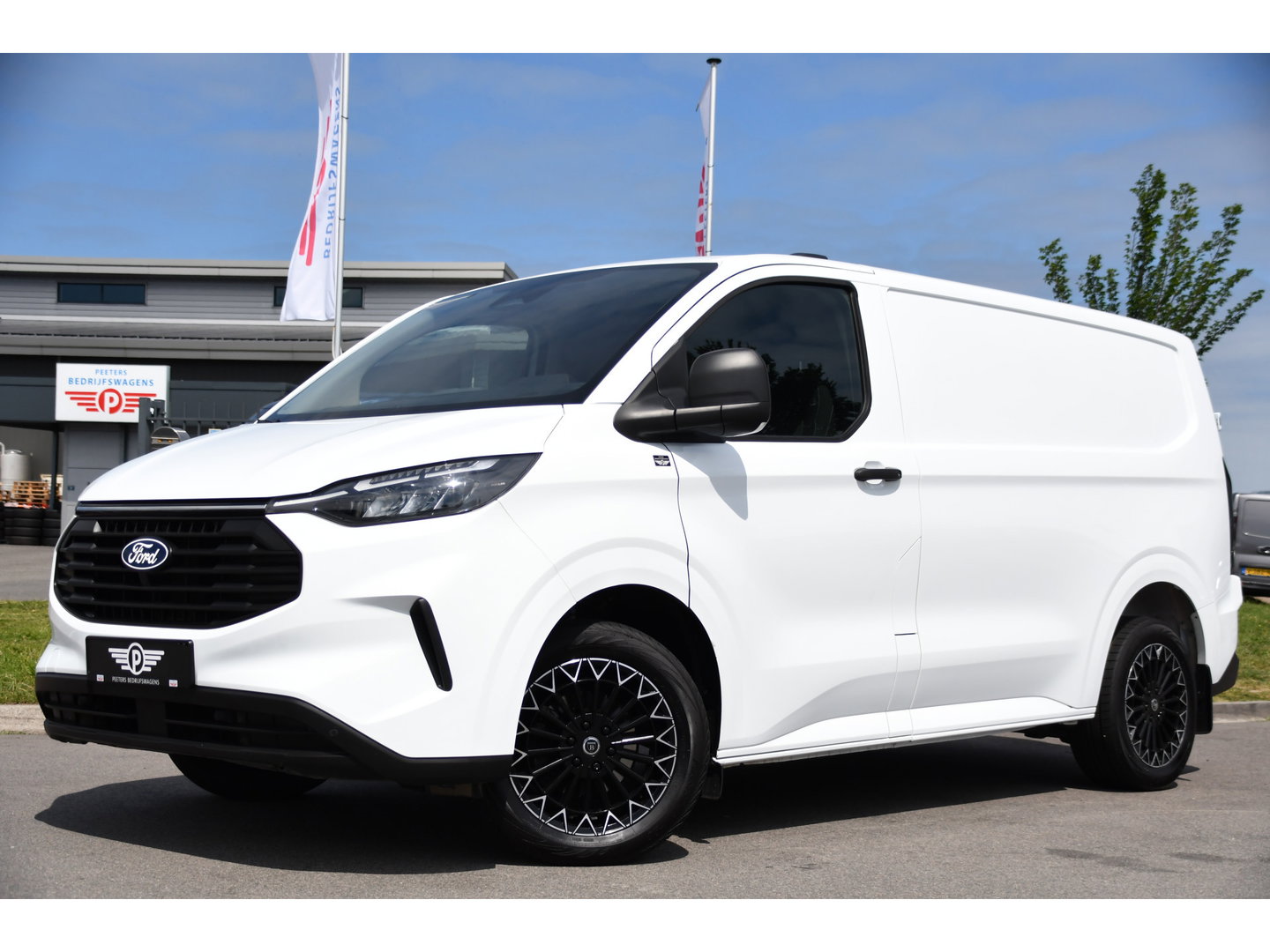 Ford Transit Custom 300 2.0 TDCI L1H1 AWD PB Edition Camera, Adaptieve Cruise, Carplay, 4x4, Virtual, 136pk, Automaat, LED, Multimedia, Sensoren, Uniek!