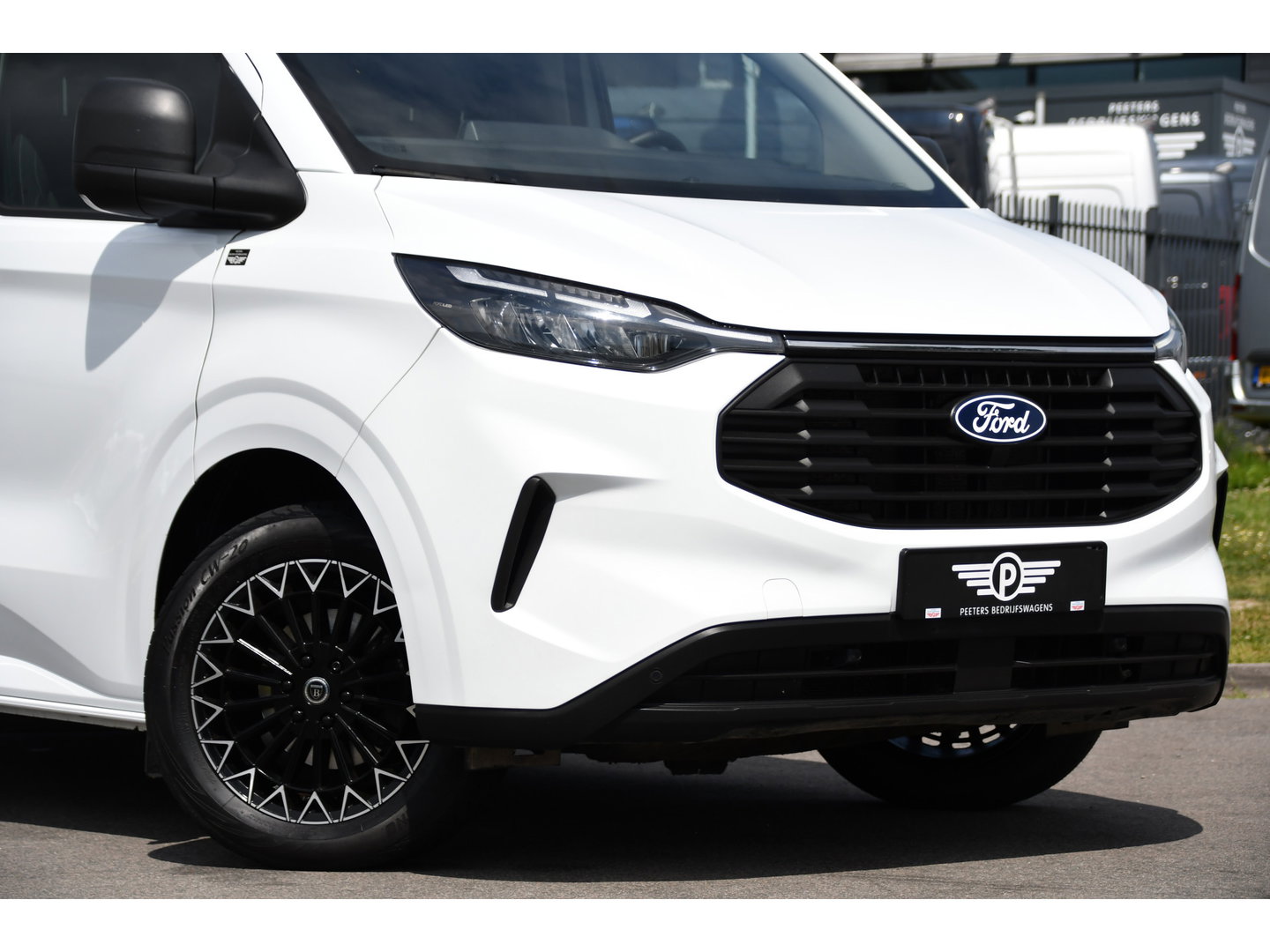 Ford Transit Custom 300 2.0 TDCI L1H1 AWD PB Edition Camera, Adaptieve Cruise, Carplay, 4x4, Virtual, 136pk, Automaat, LED, Multimedia, Sensoren, Uniek!