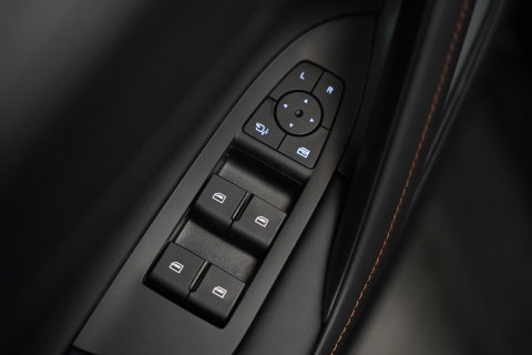 MG HS MG PHEV 1.5 Luxury Treeplanken electrische klep 360 camera 24 Maanden garantie* (Vraag naar de voorwaarden)