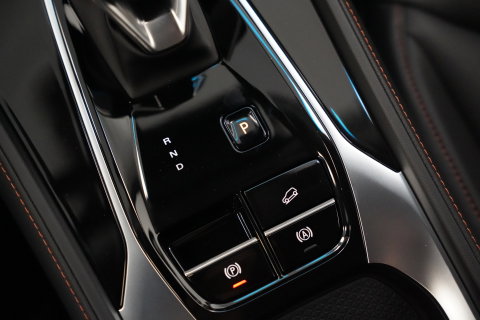 MG HS MG PHEV 1.5 Luxury Treeplanken electrische klep 360 camera 24 Maanden garantie* (Vraag naar de voorwaarden)