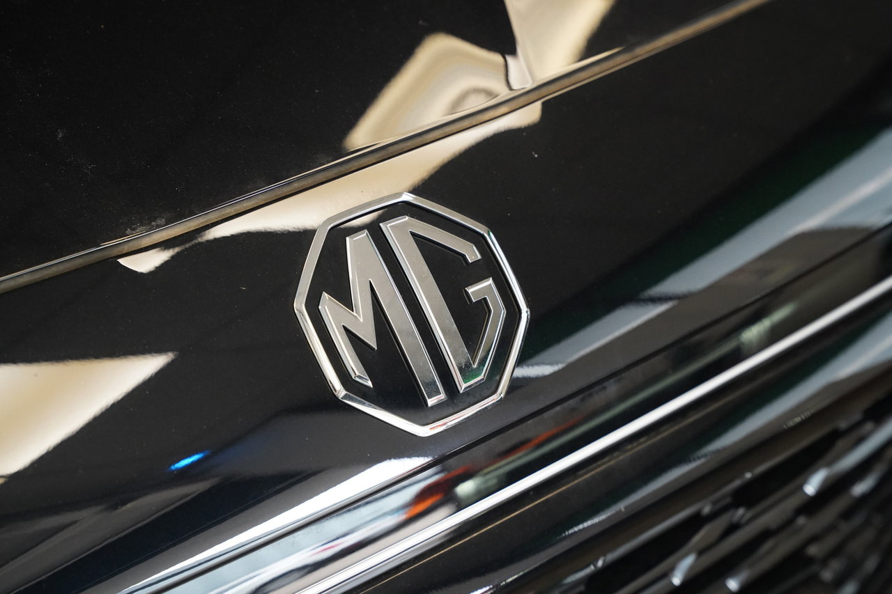 MG HS