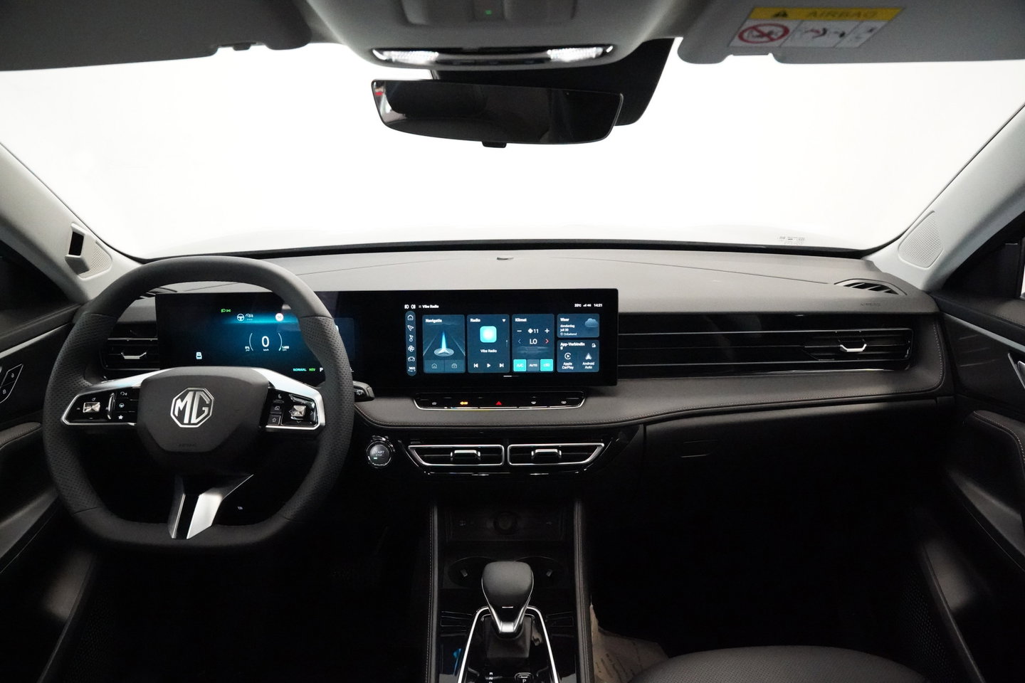 MG HS MG PHEV 1.5 Luxury Treeplanken electrische klep 360 camera 24 Maanden garantie* (Vraag naar de voorwaarden)