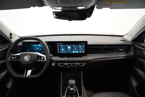 MG HS MG PHEV 1.5 Luxury Treeplanken electrische klep 360 camera 24 Maanden garantie* (Vraag naar de voorwaarden)