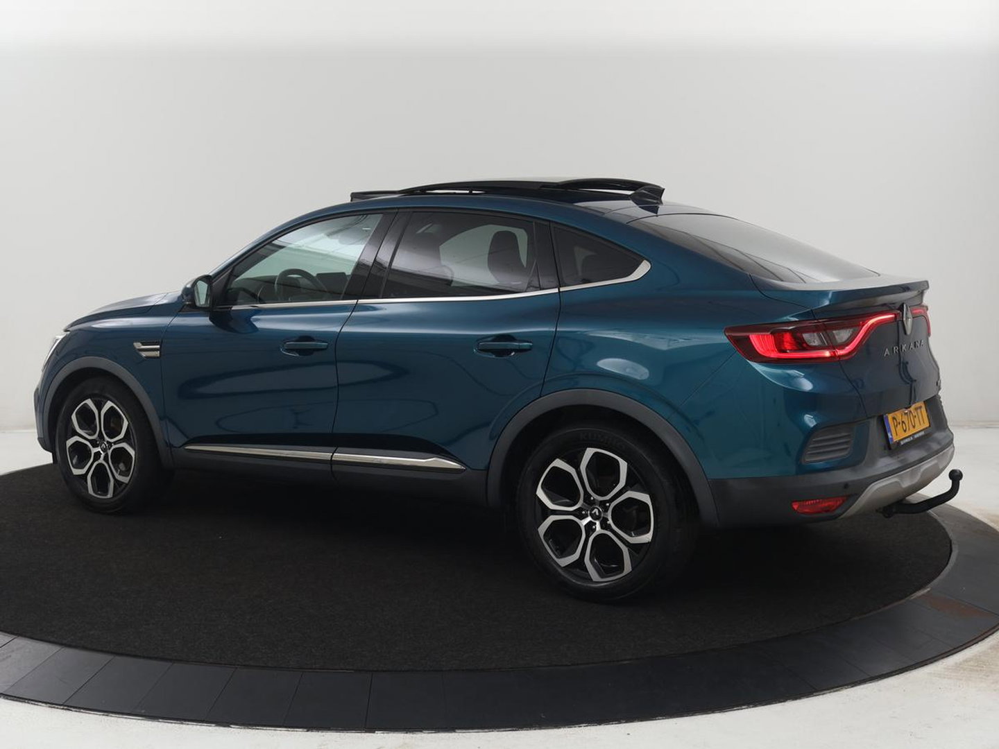 Renault Arkana 1.6 E-Tech Hybrid 145 Intens | Panoramadak | Half leder | Carplay | Adaptive cruise | Dodehoek detectie | Camera | Park assist | Climate control | Trekhaak