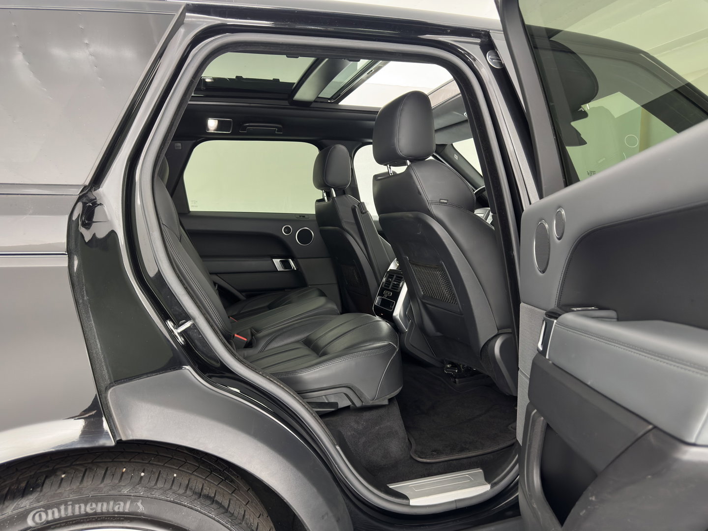 Land Rover Range Rover Sport 3.0 SDV6 Autobiography Aut. *PANO | LEATHER | XENON | HEATED-COMFORTSEATS | MEMORY-PACK | CAMERA | SHIFT-PADDLES | PRIVACY-GLASS | AIR-SUSPENSION | ECC | PDC | CRUISE | 21''ALU | TOWBAR*