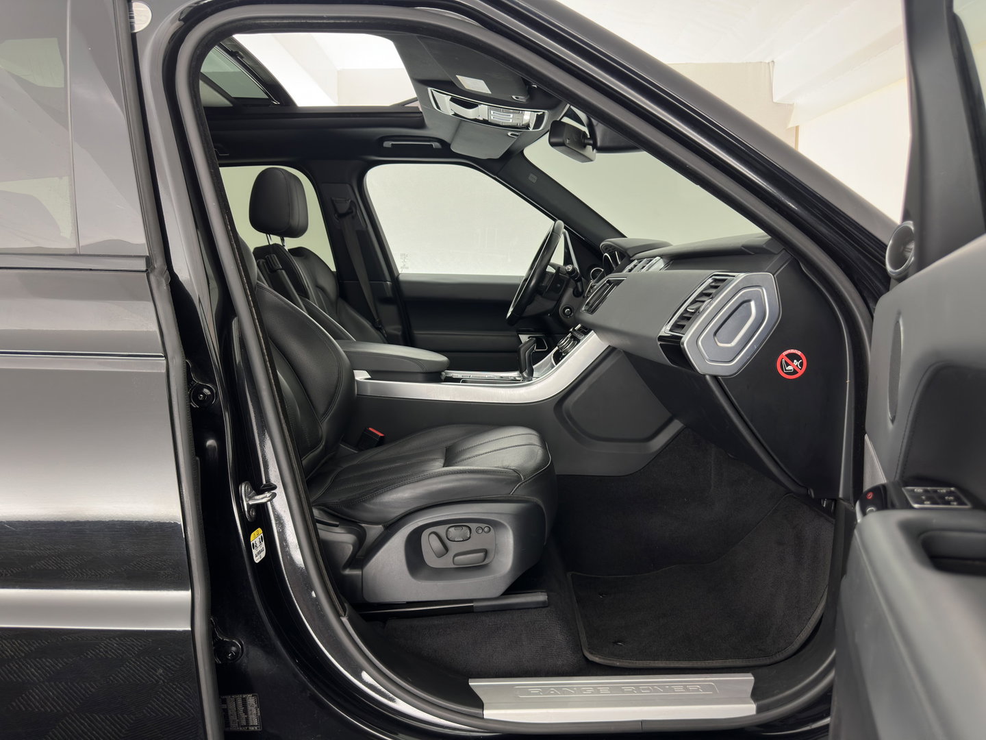 Land Rover Range Rover Sport 3.0 SDV6 Autobiography Aut. *PANO | LEATHER | XENON | HEATED-COMFORTSEATS | MEMORY-PACK | CAMERA | SHIFT-PADDLES | PRIVACY-GLASS | AIR-SUSPENSION | ECC | PDC | CRUISE | 21''ALU | TOWBAR*