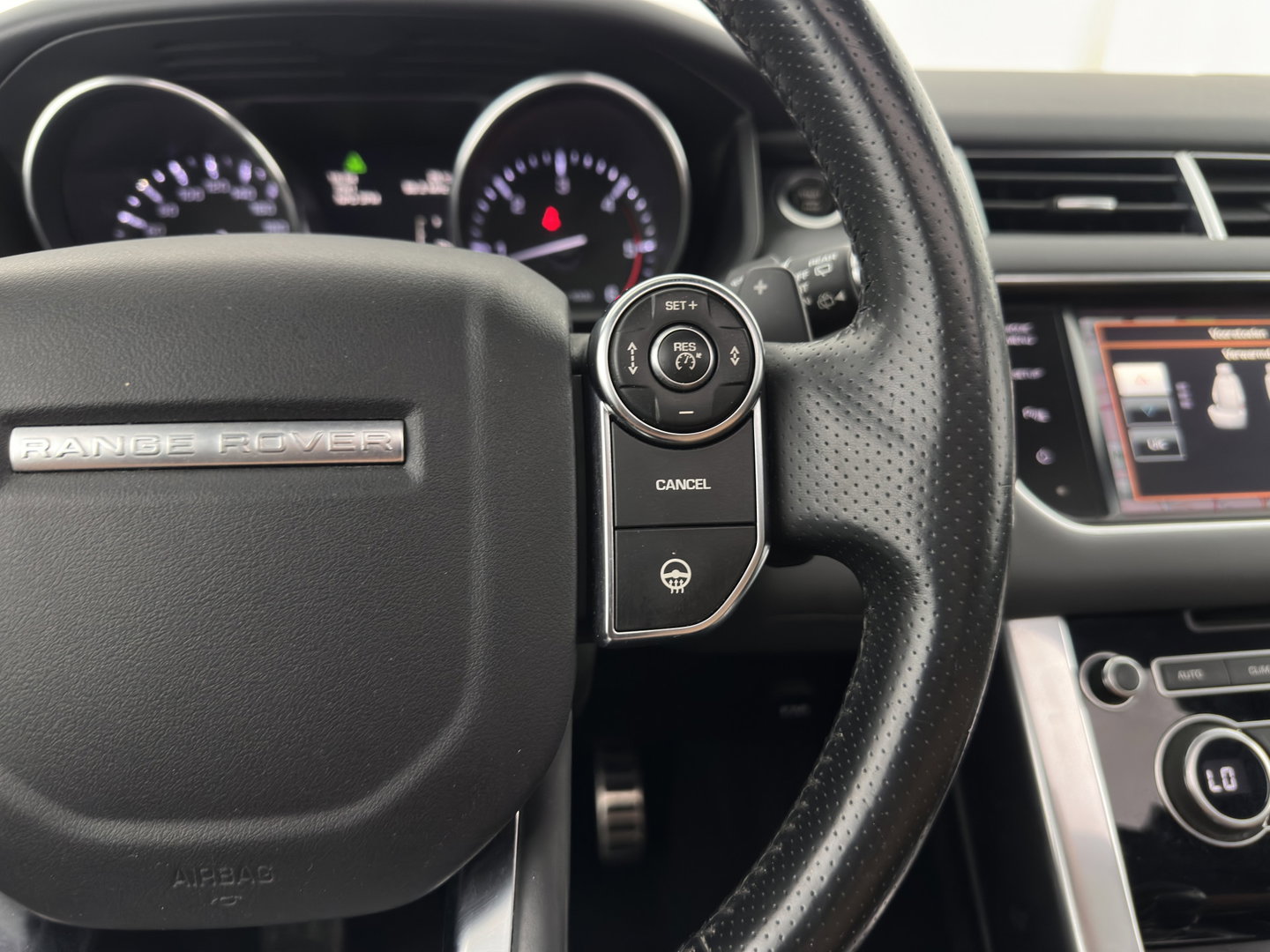 Land Rover Range Rover Sport 3.0 SDV6 Autobiography Aut. *PANO | LEATHER | XENON | HEATED-COMFORTSEATS | MEMORY-PACK | CAMERA | SHIFT-PADDLES | PRIVACY-GLASS | AIR-SUSPENSION | ECC | PDC | CRUISE | 21''ALU | TOWBAR*