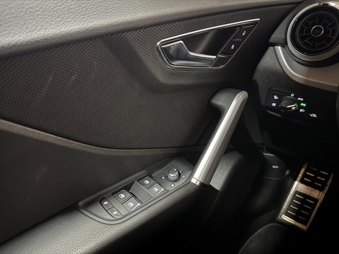 Audi Q2 35 TFSI S-Line Black Edition Virtual DSG Cruise NAP