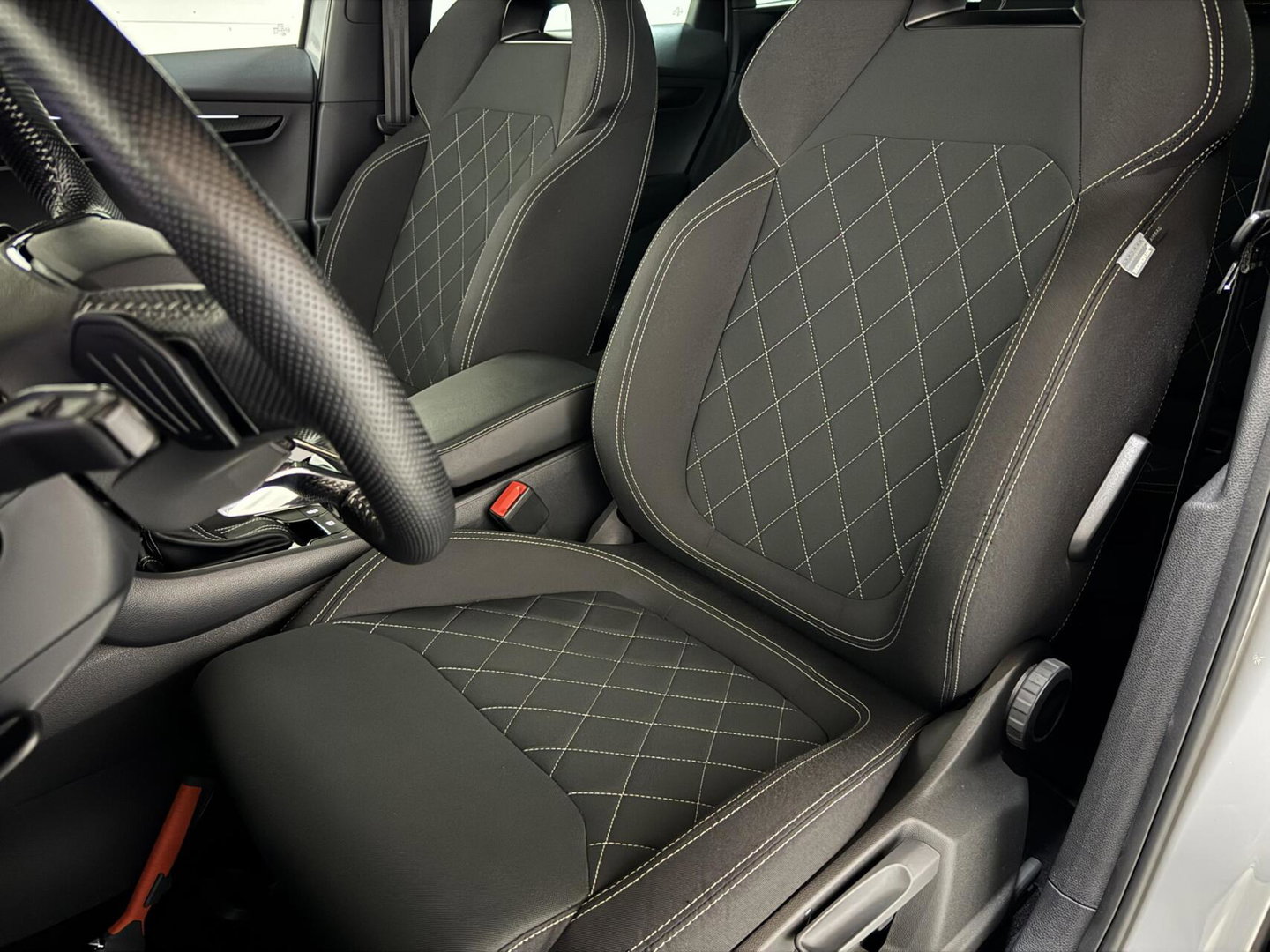 Škoda Karoq 1.5 TSI ACT Sportline Pano Virtual Camera Carplay NAP