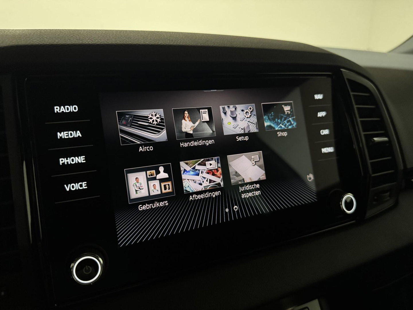 Škoda Karoq 1.5 TSI ACT Sportline Pano Virtual Camera Carplay NAP