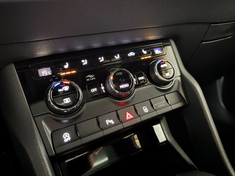 Škoda Karoq 1.5 TSI ACT Sportline Pano Virtual Camera Carplay NAP