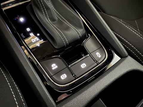 Škoda Karoq 1.5 TSI ACT Sportline Pano Virtual Camera Carplay NAP