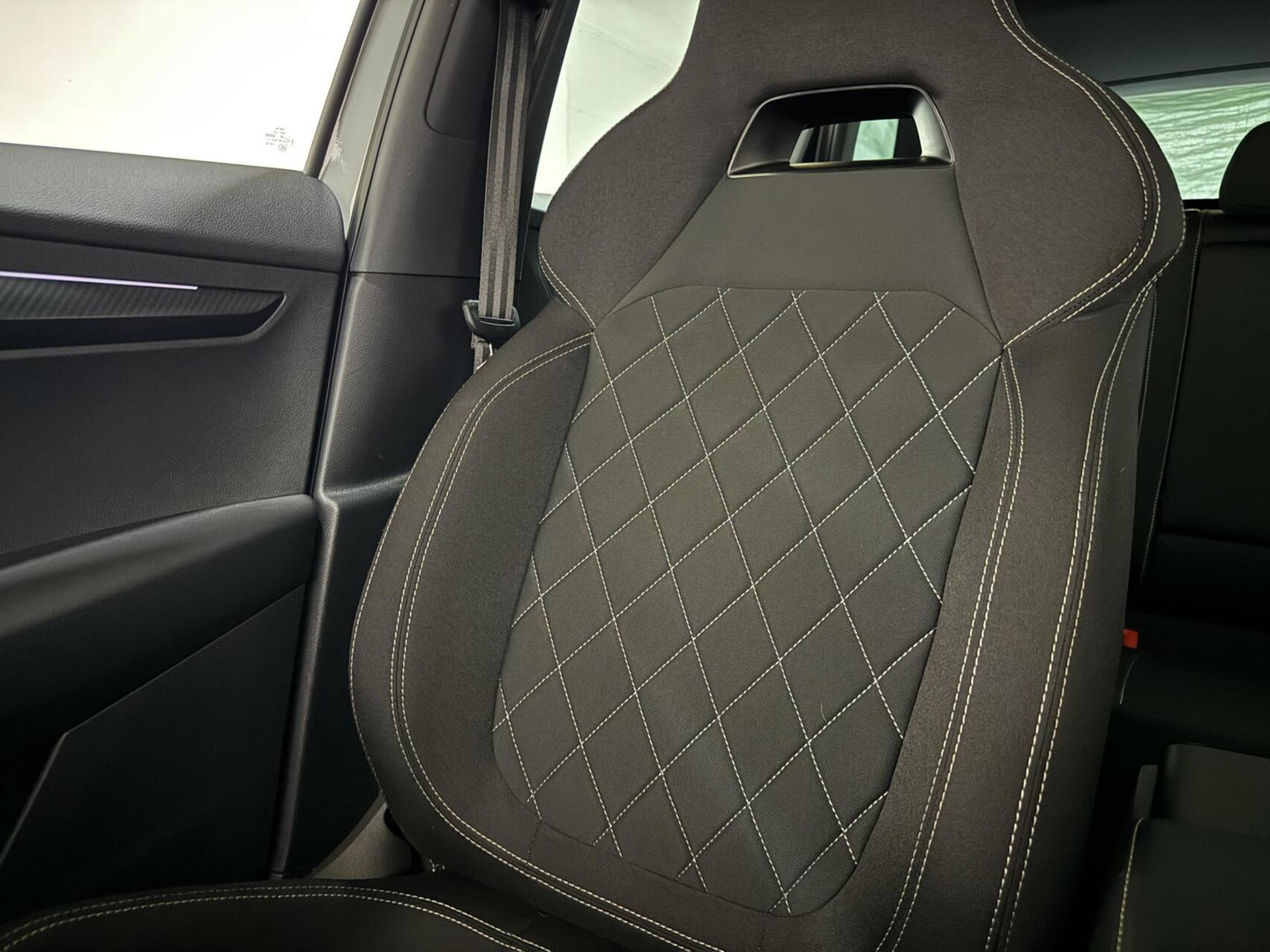 Škoda Karoq 1.5 TSI ACT Sportline Pano Virtual Camera Carplay NAP
