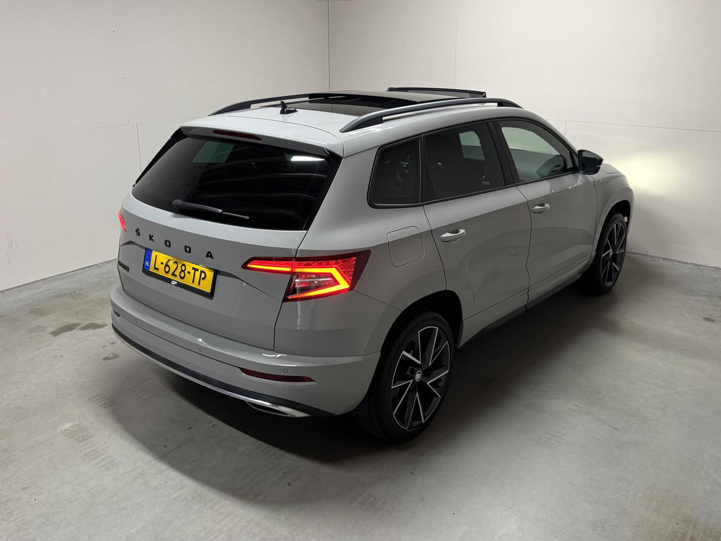 Škoda Karoq 1.5 TSI ACT Sportline Pano Virtual Camera Carplay NAP