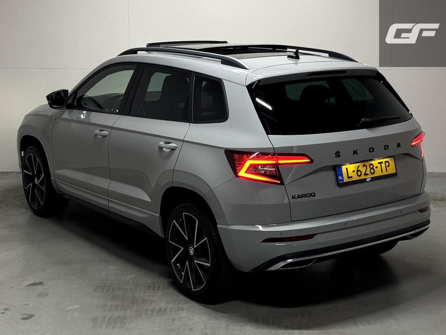 Škoda Karoq 1.5 TSI ACT Sportline Pano Virtual Camera Carplay NAP