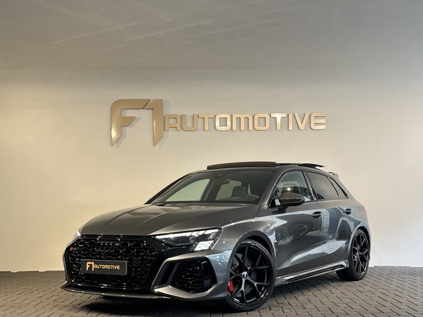 Audi RS3 Sportback 2.5 TFSI quattro Pano|Ceramic|Akra|Massage