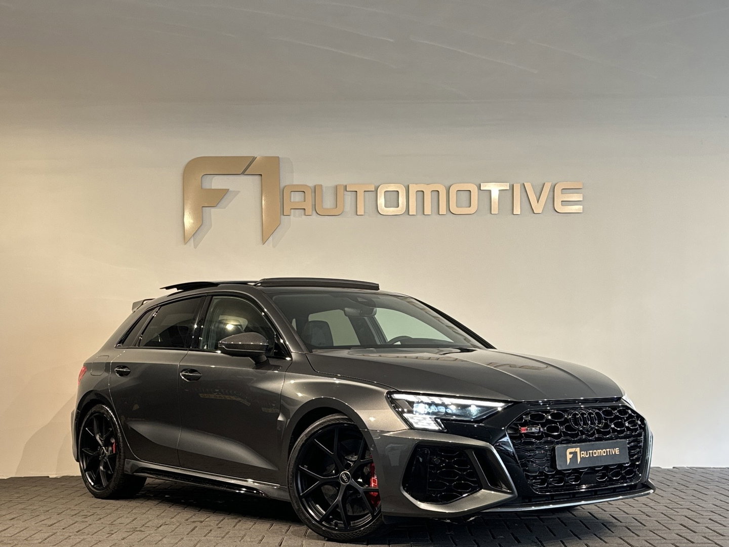 Audi RS3 Sportback 2.5 TFSI quattro Pano|Ceramic|Akra|Massage