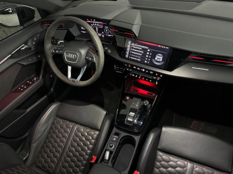 Audi RS3 Sportback 2.5 TFSI quattro Pano|Ceramic|Akra|Massage
