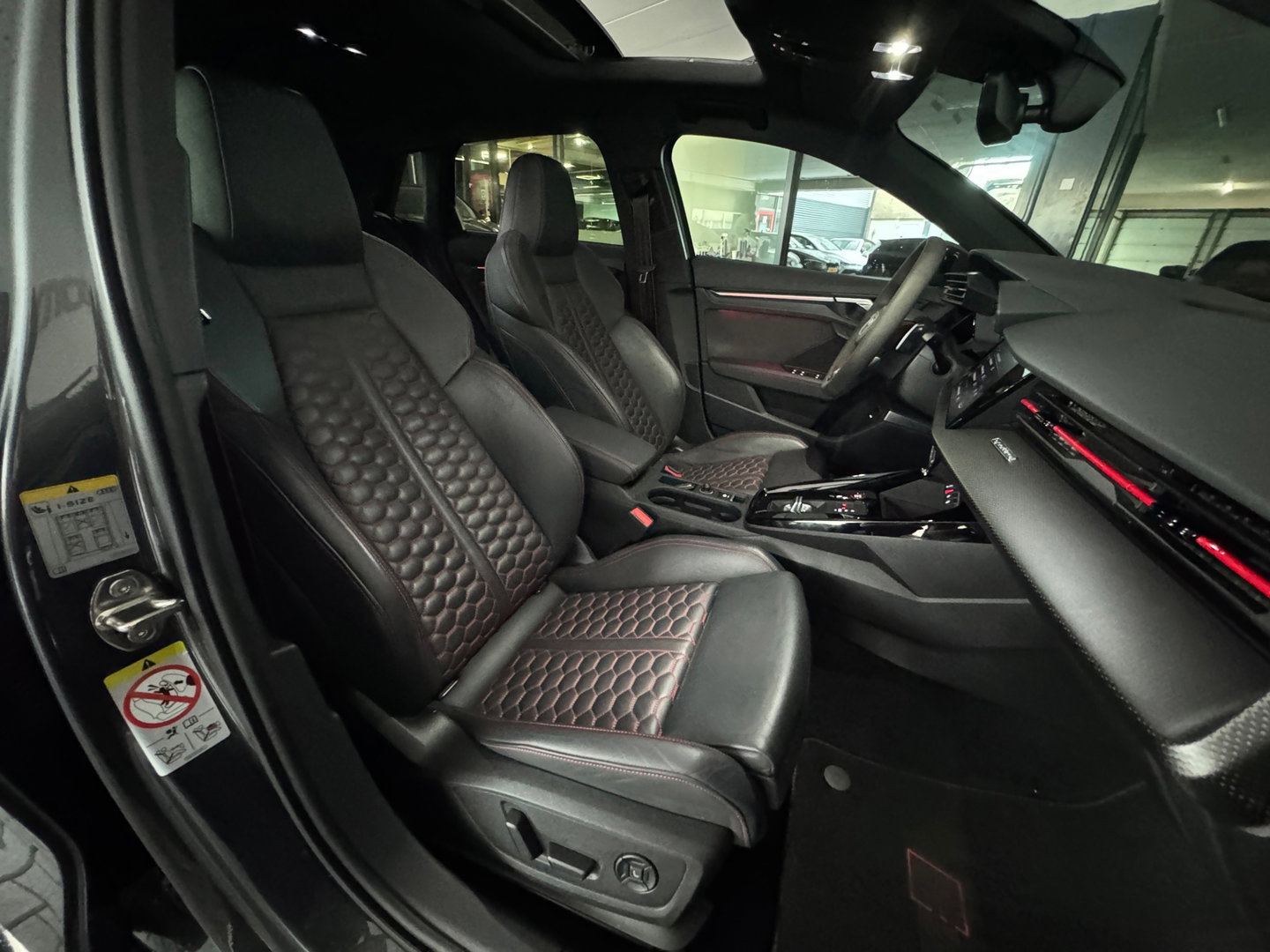 Audi RS3 Sportback 2.5 TFSI quattro Pano|Ceramic|Akra|Massage
