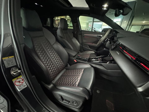 Audi RS3 Sportback 2.5 TFSI quattro Pano|Ceramic|Akra|Massage