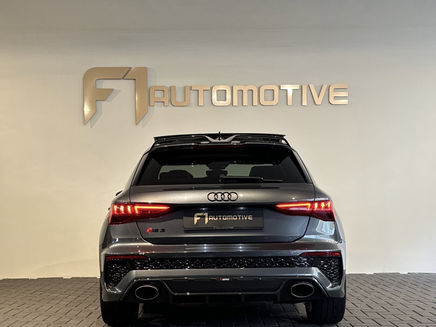 Audi RS3 Sportback 2.5 TFSI quattro Pano|Ceramic|Akra|Massage