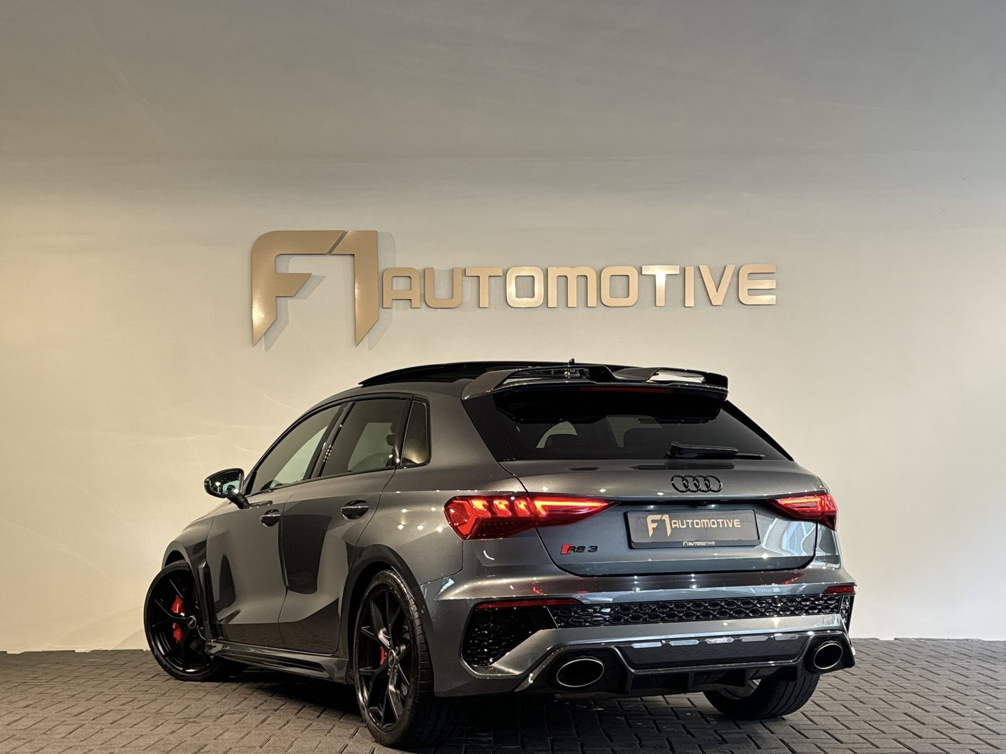 Audi RS3 Sportback 2.5 TFSI quattro Pano|Ceramic|Akra|Massage