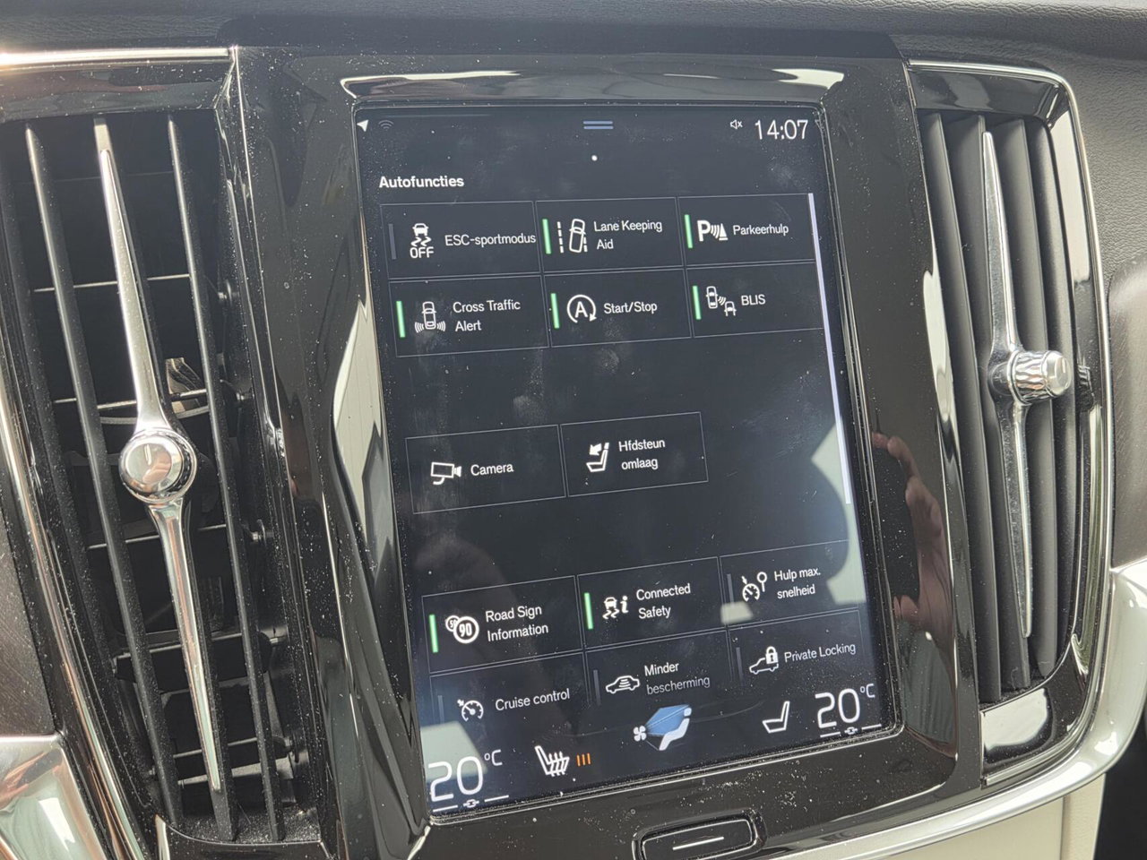 Volvo V90