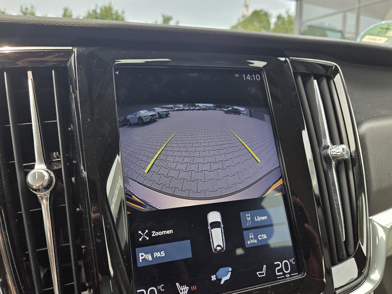 Volvo V90