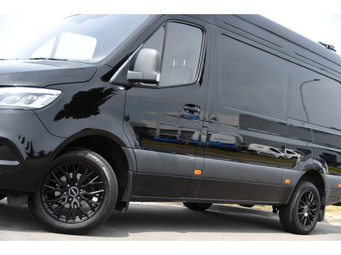 Mercedes-Benz Sprinter 317 1.9 CDI L2H2 RWD Black Edition Camera, Cruise, Carplay, LED, 170pk, Automaat, Stoelverwarming, Standkachel, Mbux, Leder, Uniek!