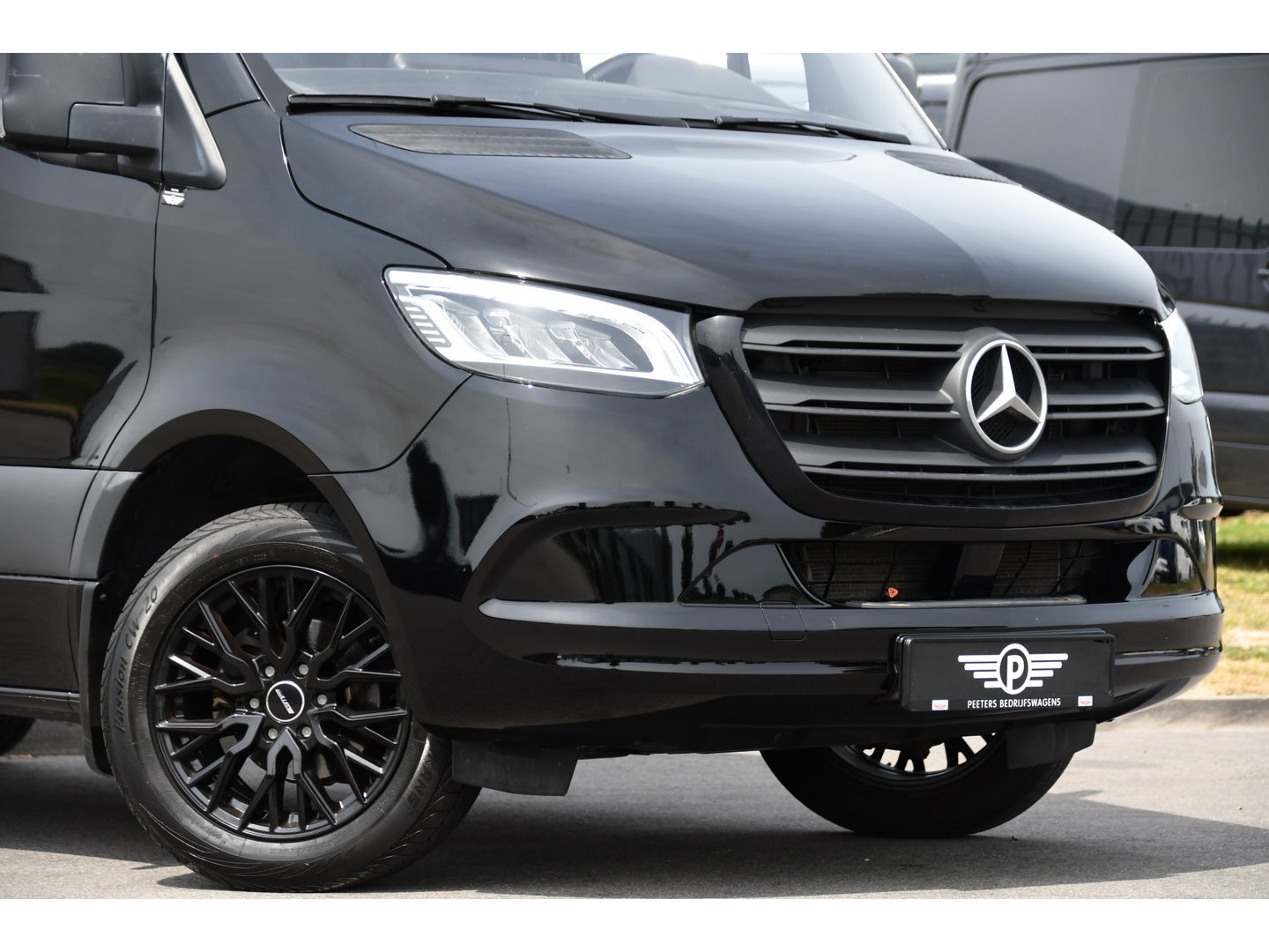 Mercedes-Benz Sprinter 317 1.9 CDI L2H2 RWD Black Edition Camera, Cruise, Carplay, LED, 170pk, Automaat, Stoelverwarming, Standkachel, Mbux, Leder, Uniek!