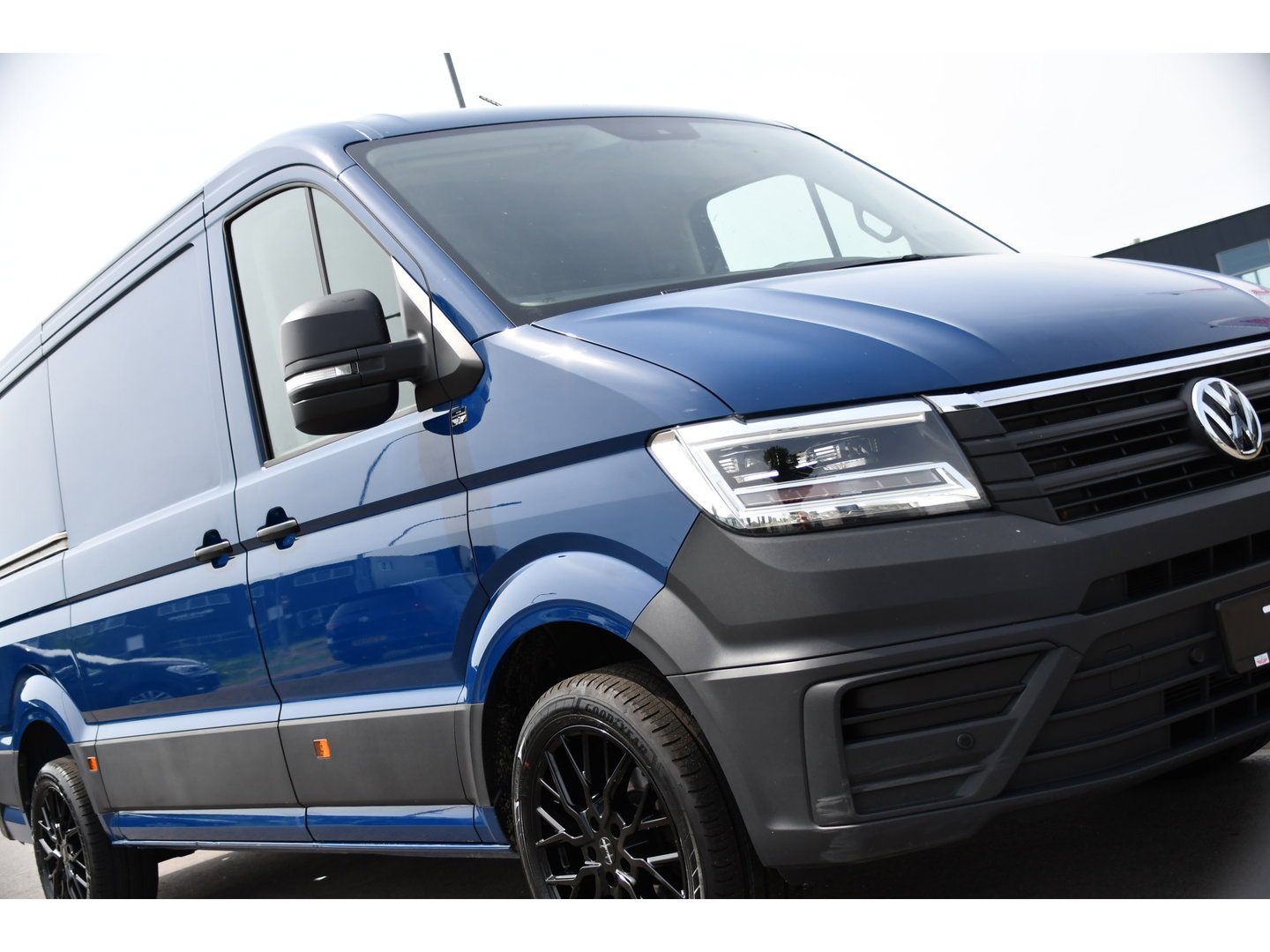 Volkswagen Crafter 35 2.0 TDI L3H2 PB Edition Cruise, Carplay, LED, Multimedia, Sensoren, Voorruit verwarming, 140pk, Automaat, Uniek!