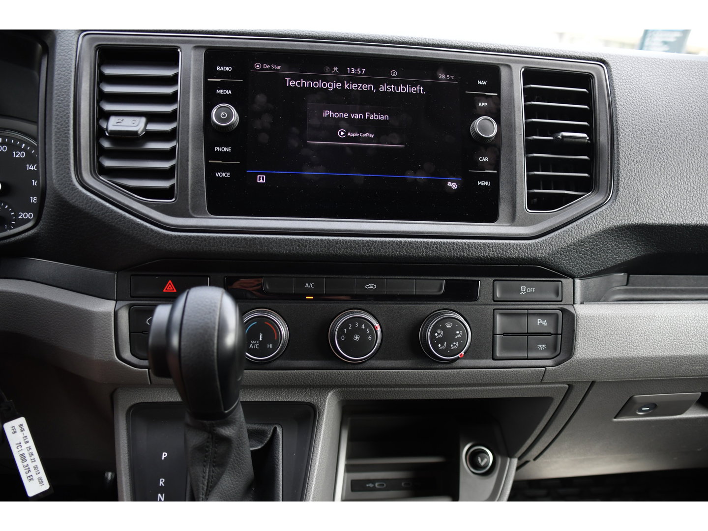 Volkswagen Crafter 35 2.0 TDI L3H2 PB Edition Cruise, Carplay, LED, Multimedia, Sensoren, Voorruit verwarming, 140pk, Automaat, Uniek!