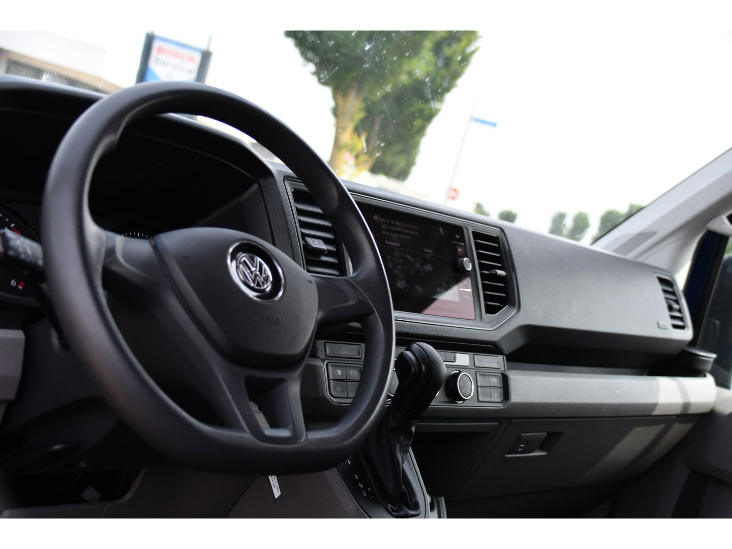 Volkswagen Crafter 35 2.0 TDI L3H2 PB Edition Cruise, Carplay, LED, Multimedia, Sensoren, Voorruit verwarming, 140pk, Automaat, Uniek!