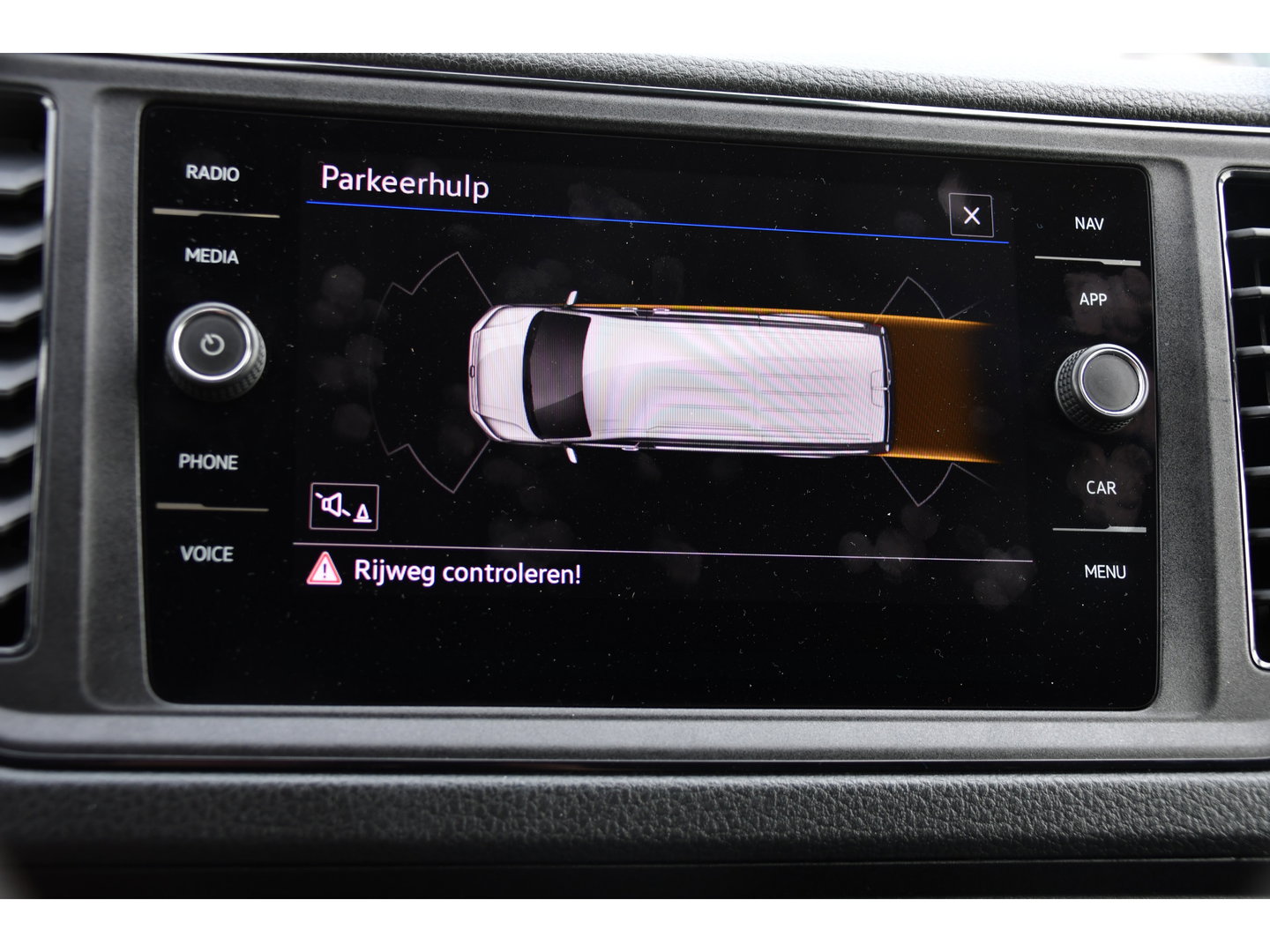 Volkswagen Crafter 35 2.0 TDI L3H2 PB Edition Cruise, Carplay, LED, Multimedia, Sensoren, Voorruit verwarming, 140pk, Automaat, Uniek!